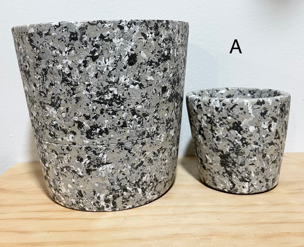 Pots with drainage holes