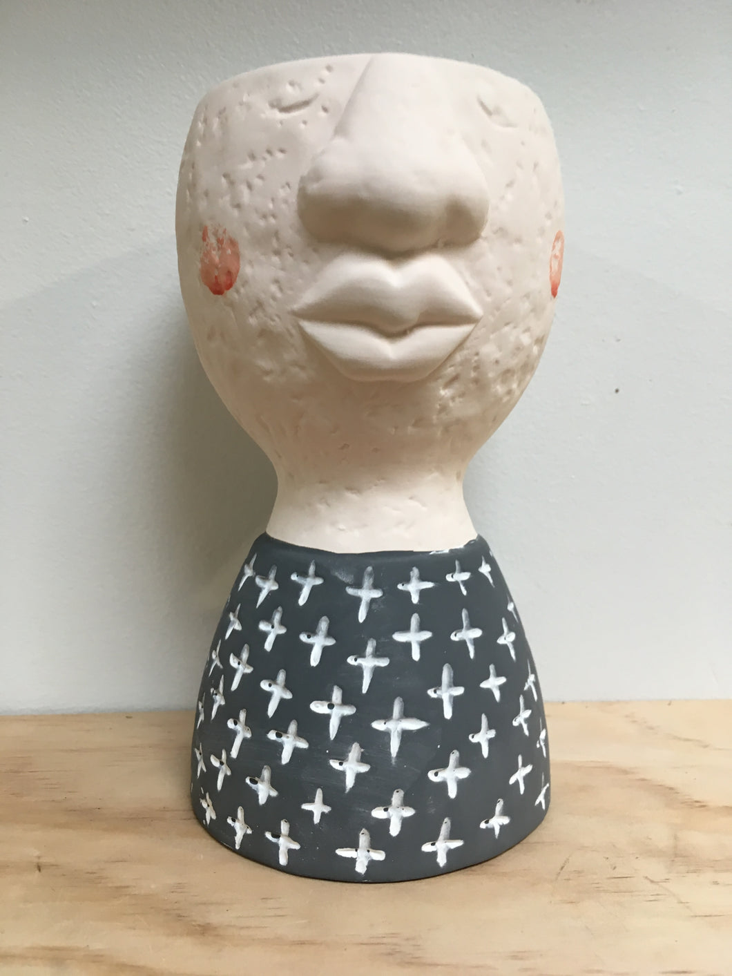 River Face Pot - 10x11x18cm